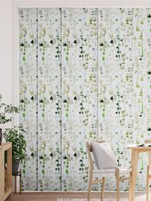 パネルブラインド | 幅広のパネル形状をもつバーチカル