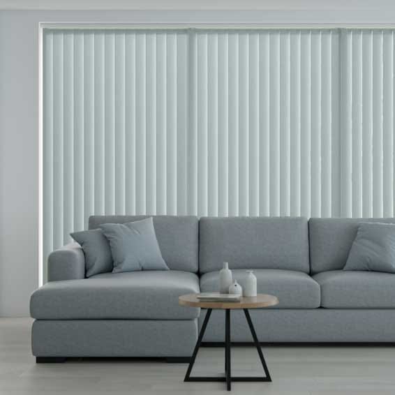 遮光 ナチュラル　ベビーブルー バーチカルブラインド