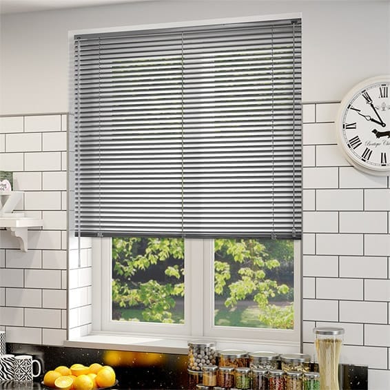 【新品未使用】エッセンス　ブラッシュチタン アルミブラインド つっぱり式】エッセンス ブラッシュチタン アルミブラインド