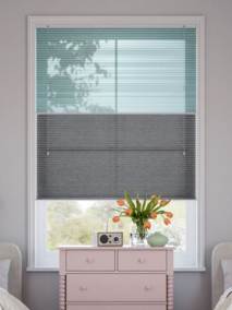 リネンツインハニカム リネンシアーグリーン × リネンチャコールグレー ツインハニカムシェード サムネイル写真