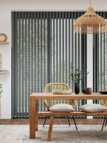 クラビ ミッドナイトブルー 縦型ブラインド サムネイル写真