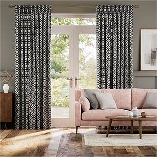 ラティス ブラック カーテン サムネイル写真