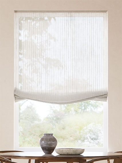 リラックスローマンシェード | 柔らかなドレープがフェミニンで優雅な