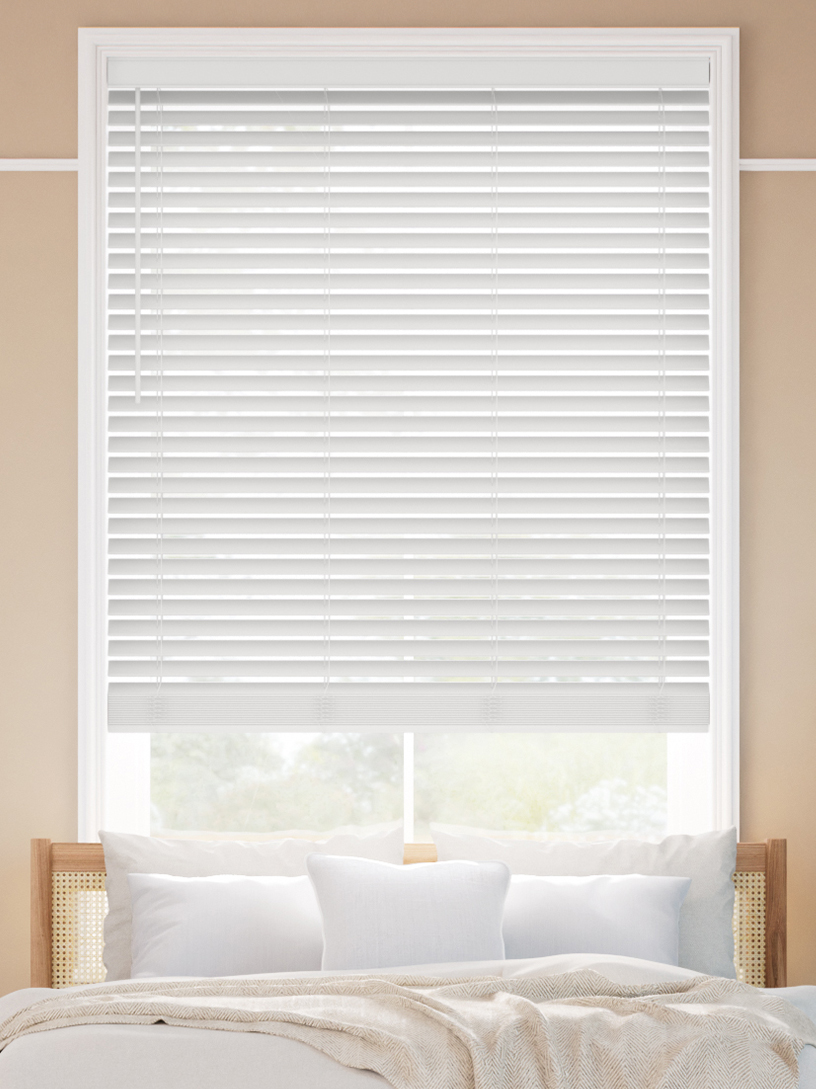 コードレスウッドブラインド【桐】 | 直感的でスムーズに操作が