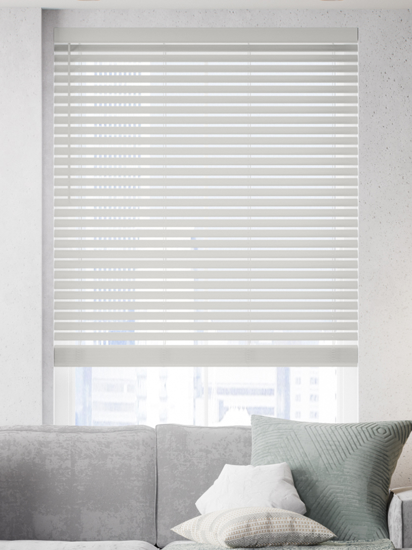 コードレスウッドブラインド【桐】 | 直感的でスムーズに操作ができる